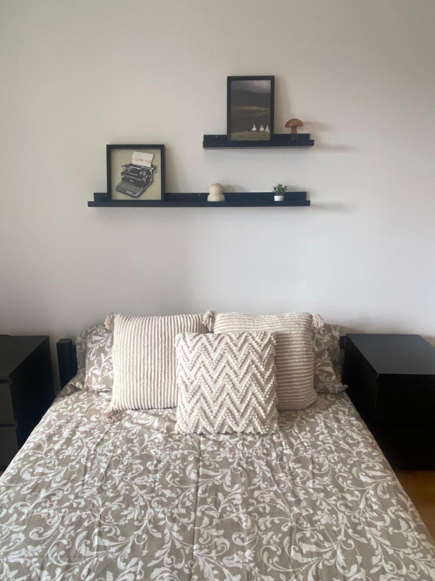 2 Bedroom Flat In Riverside West Лондон Экстерьер фото